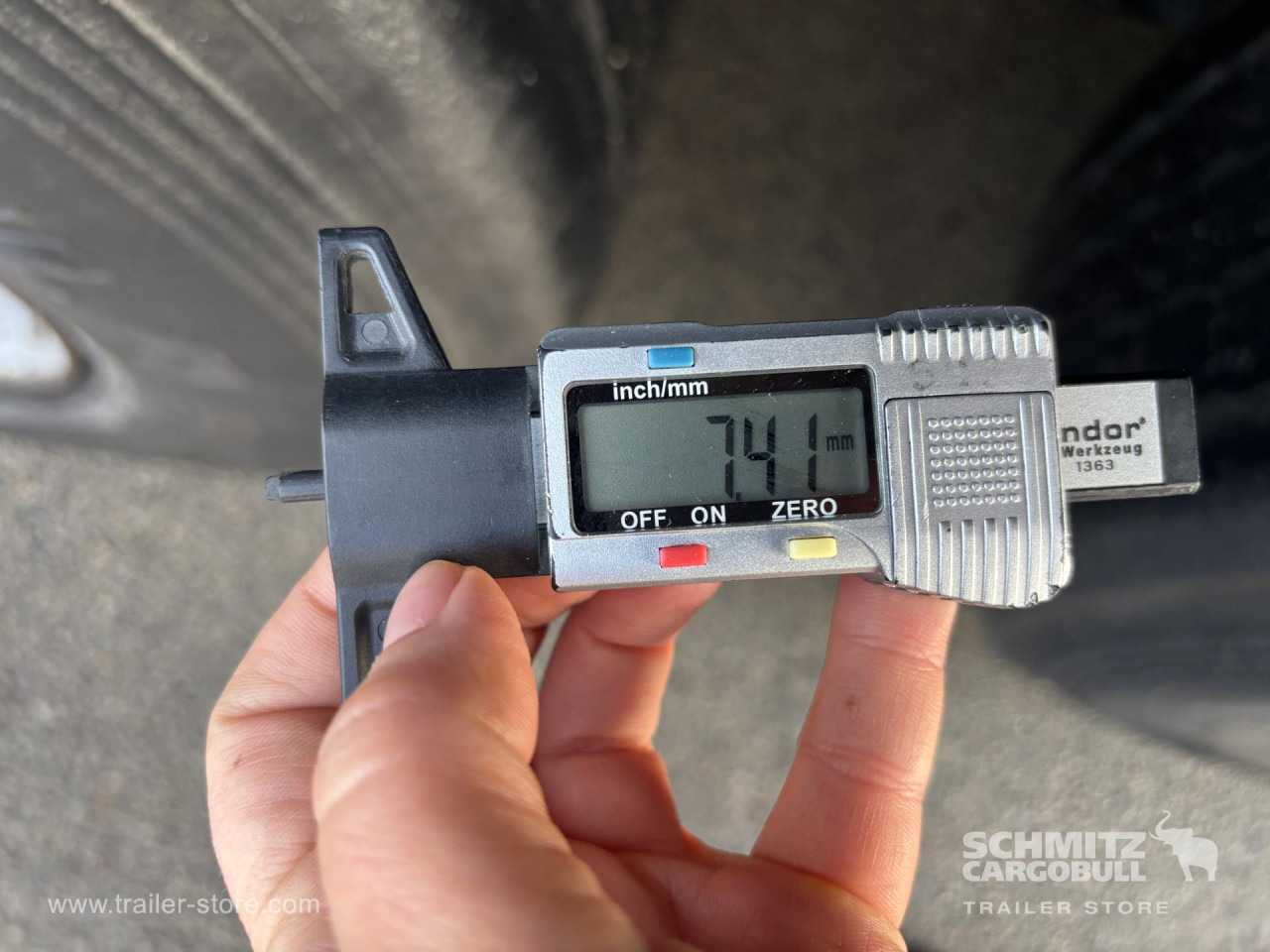 SCHMITZ Curtainsider Standard - Curtainsider semi-trailer: picture 3 SCHMITZ Curtainsider Standard - Curtainsider semi-trailer: picture 3