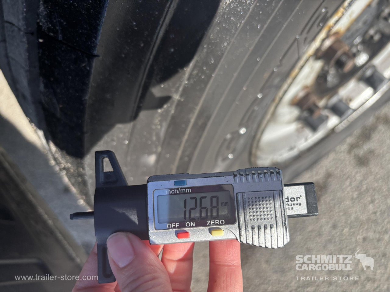 SCHMITZ Curtainsider Standard - Curtainsider semi-trailer: picture 3 SCHMITZ Curtainsider Standard - Curtainsider semi-trailer: picture 3