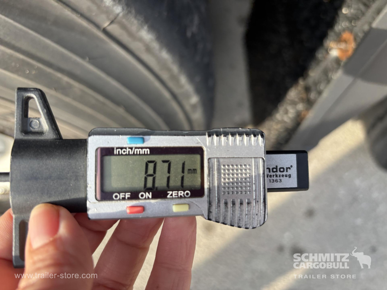 SCHMITZ Curtainsider Standard - Curtainsider semi-trailer: picture 2 SCHMITZ Curtainsider Standard - Curtainsider semi-trailer: picture 2