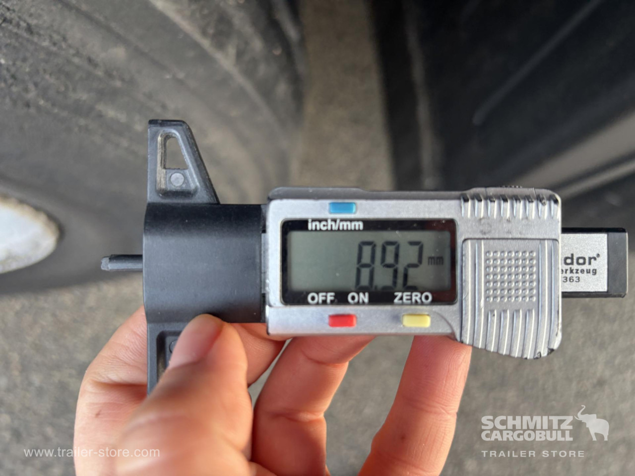 SCHMITZ Curtainsider Standard - Curtainsider semi-trailer: picture 2 SCHMITZ Curtainsider Standard - Curtainsider semi-trailer: picture 2