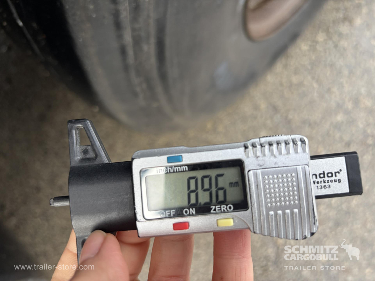 SCHMITZ Curtainsider Standard - Curtainsider semi-trailer: picture 4 SCHMITZ Curtainsider Standard - Curtainsider semi-trailer: picture 4