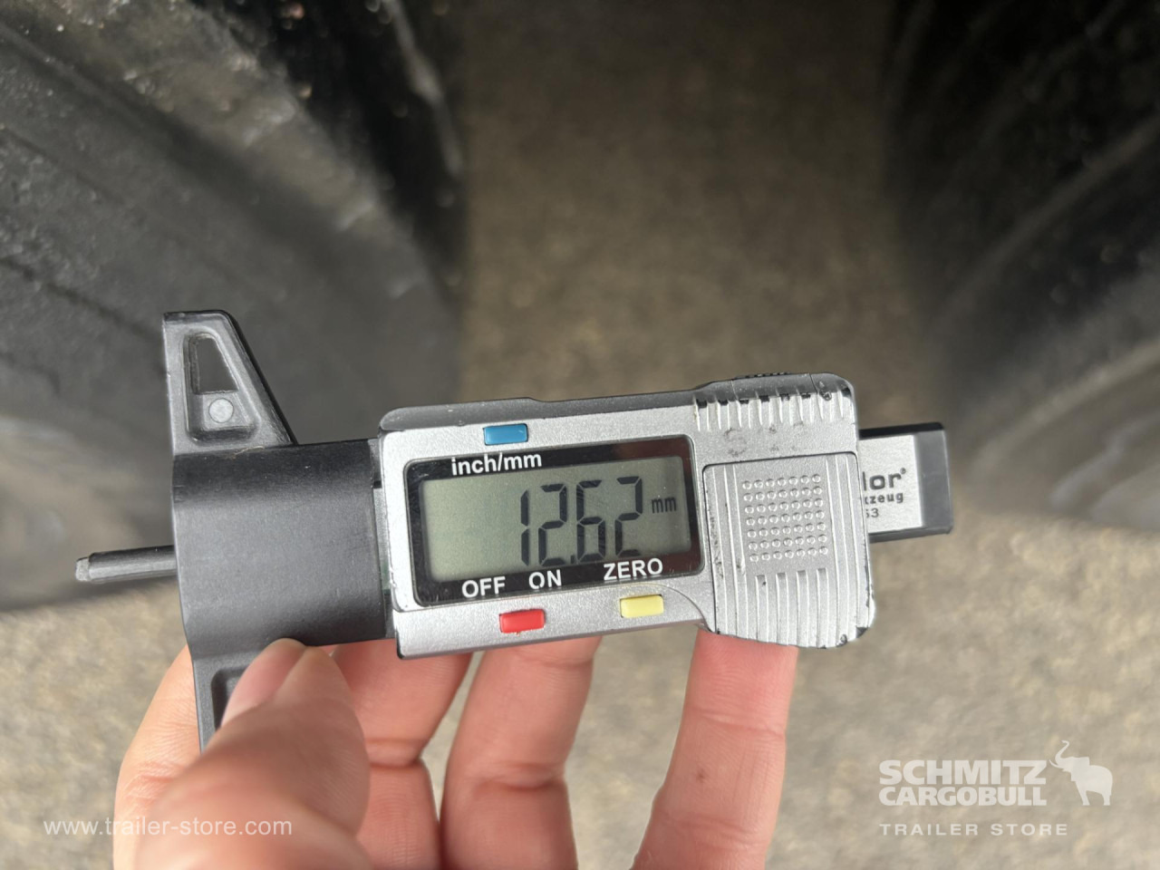 SCHMITZ Curtainsider Standard - Curtainsider semi-trailer: picture 3 SCHMITZ Curtainsider Standard - Curtainsider semi-trailer: picture 3