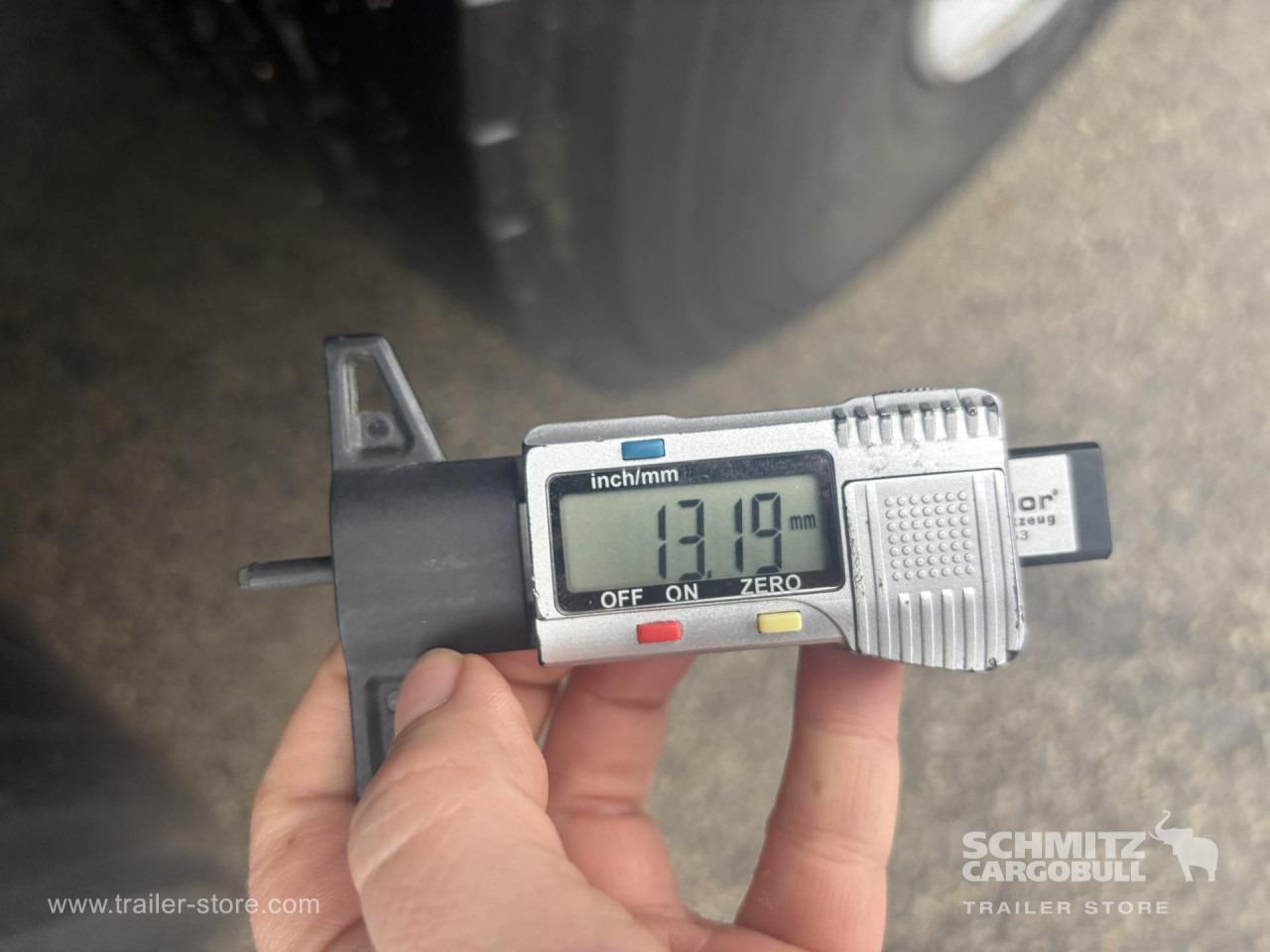 SCHMITZ Curtainsider Standard - Curtainsider semi-trailer: picture 3 SCHMITZ Curtainsider Standard - Curtainsider semi-trailer: picture 3