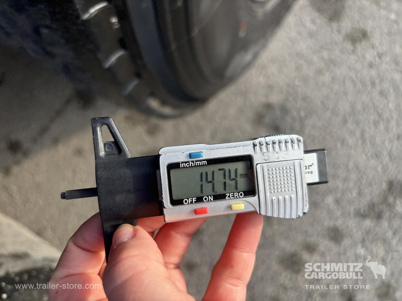 SCHMITZ Curtainsider Standard - Curtainsider semi-trailer: picture 4 SCHMITZ Curtainsider Standard - Curtainsider semi-trailer: picture 4