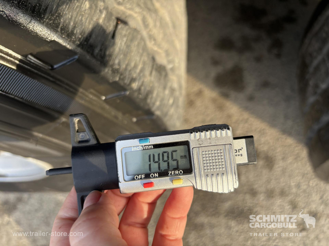 SCHMITZ Curtainsider Standard - Curtainsider semi-trailer: picture 2 SCHMITZ Curtainsider Standard - Curtainsider semi-trailer: picture 2