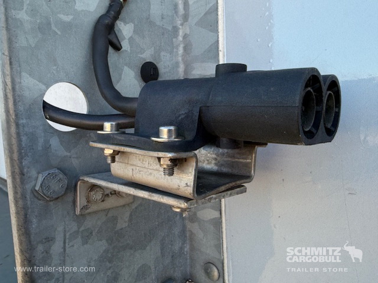 GROENEWEGEN Oplegger Kasten Standard Taillift - Closed box semi-trailer: picture 3 GROENEWEGEN Oplegger Kasten Standard Taillift - Closed box semi-trailer: picture 3