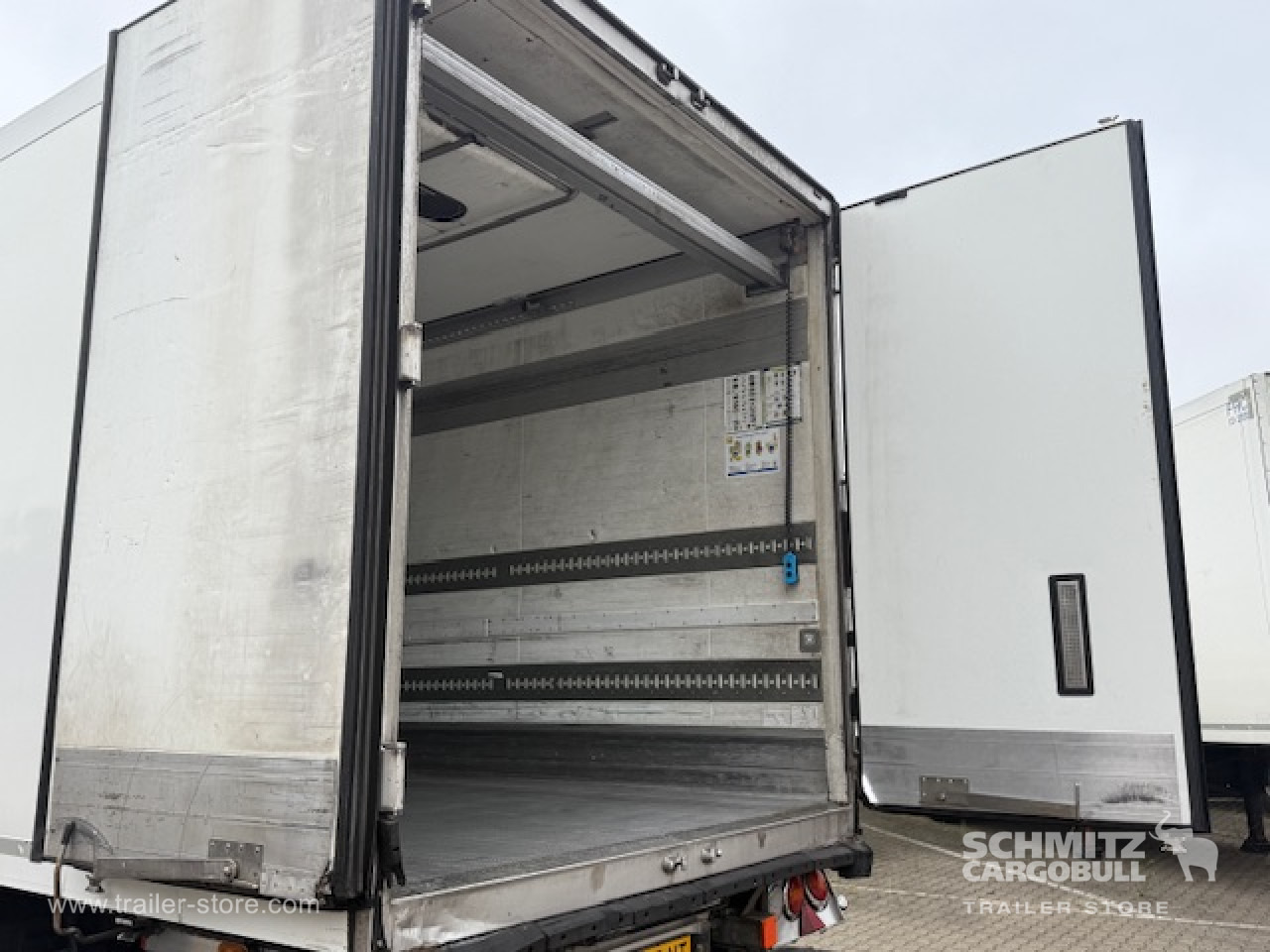 SCHMITZ Oplegger Vries Multitemp Taillift - Isothermal semi-trailer: picture 5 SCHMITZ Oplegger Vries Multitemp Taillift - Isothermal semi-trailer: picture 5