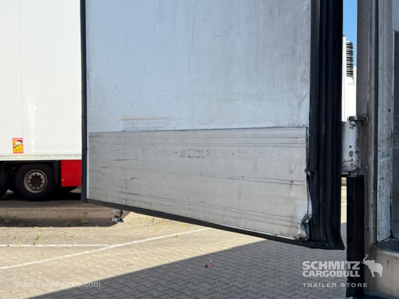 SCHMITZ Oplegger Vries Multitemp Taillift - Isothermal semi-trailer: picture 5 SCHMITZ Oplegger Vries Multitemp Taillift - Isothermal semi-trailer: picture 5