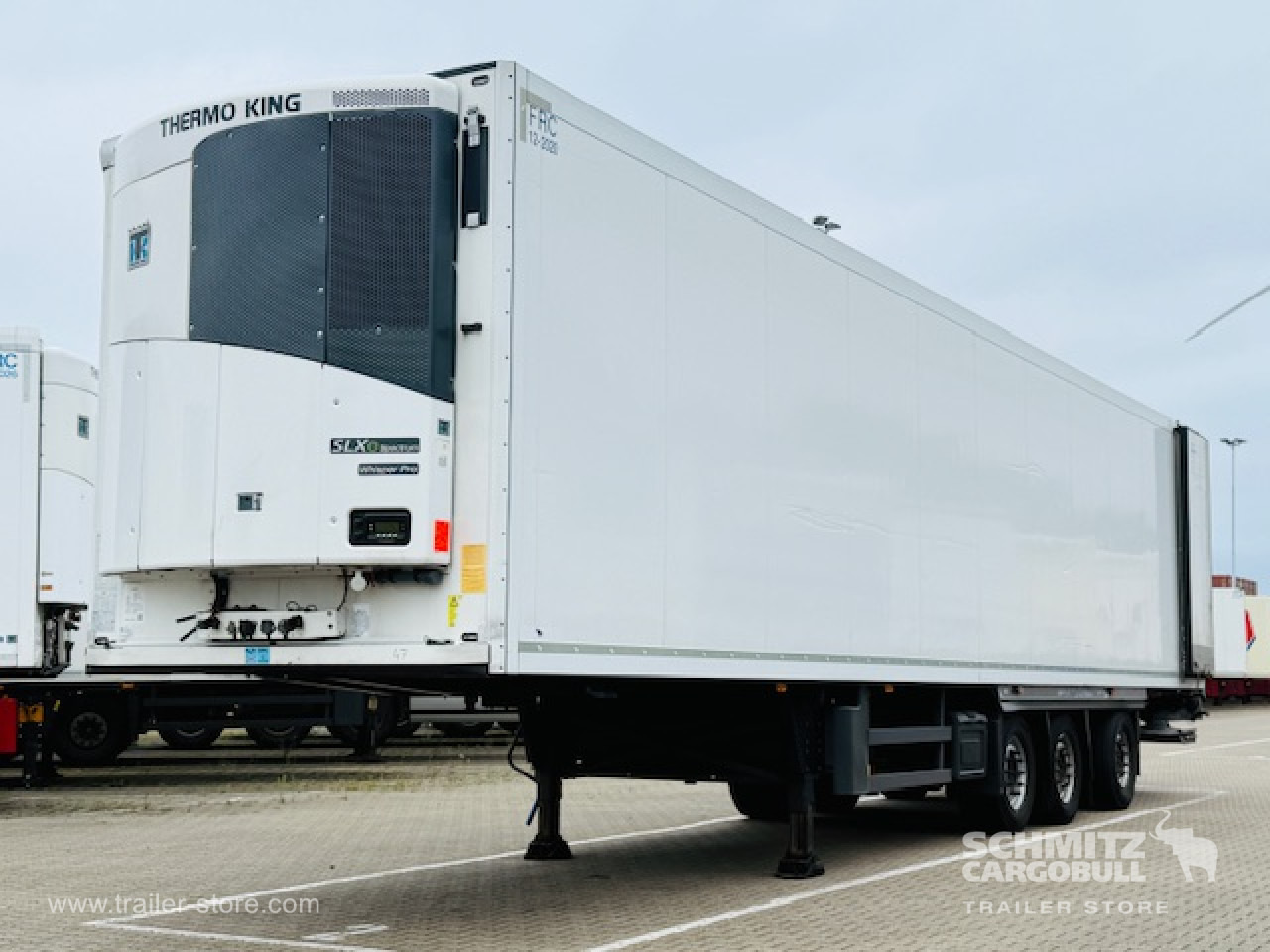 SCHMITZ Oplegger Vries Multitemp Taillift - Isothermal semi-trailer: picture 1 SCHMITZ Oplegger Vries Multitemp Taillift - Isothermal semi-trailer: picture 1