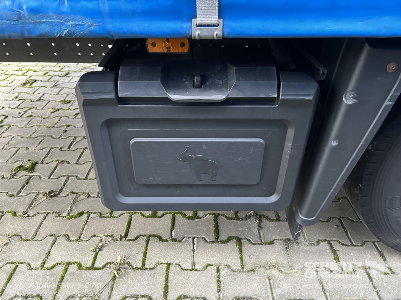 SCHMITZ Curtainsider Mega - Curtainsider semi-trailer: picture 3 SCHMITZ Curtainsider Mega - Curtainsider semi-trailer: picture 3