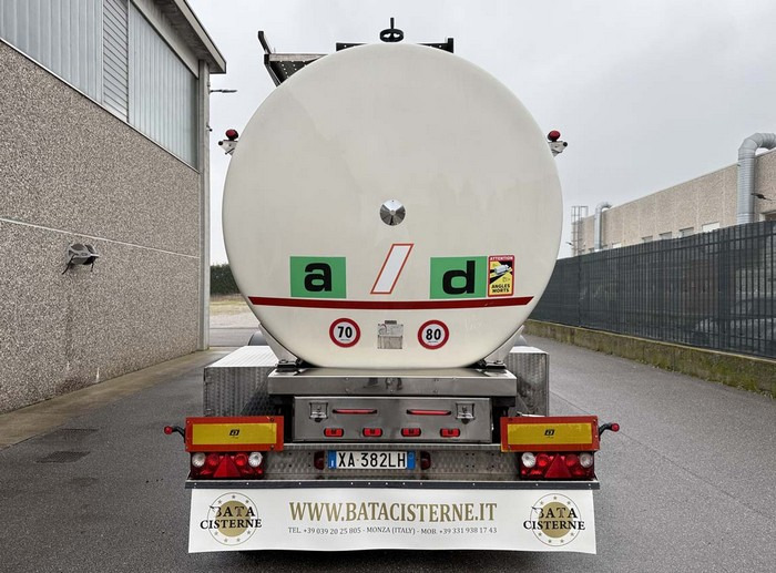 BATA CISTERNA ALIMENTARE SANTI-MENCI ANNO 05-2010 - Tank semi-trailer: picture 3 BATA CISTERNA ALIMENTARE SANTI-MENCI ANNO 05-2010 - Tank semi-trailer: picture 3