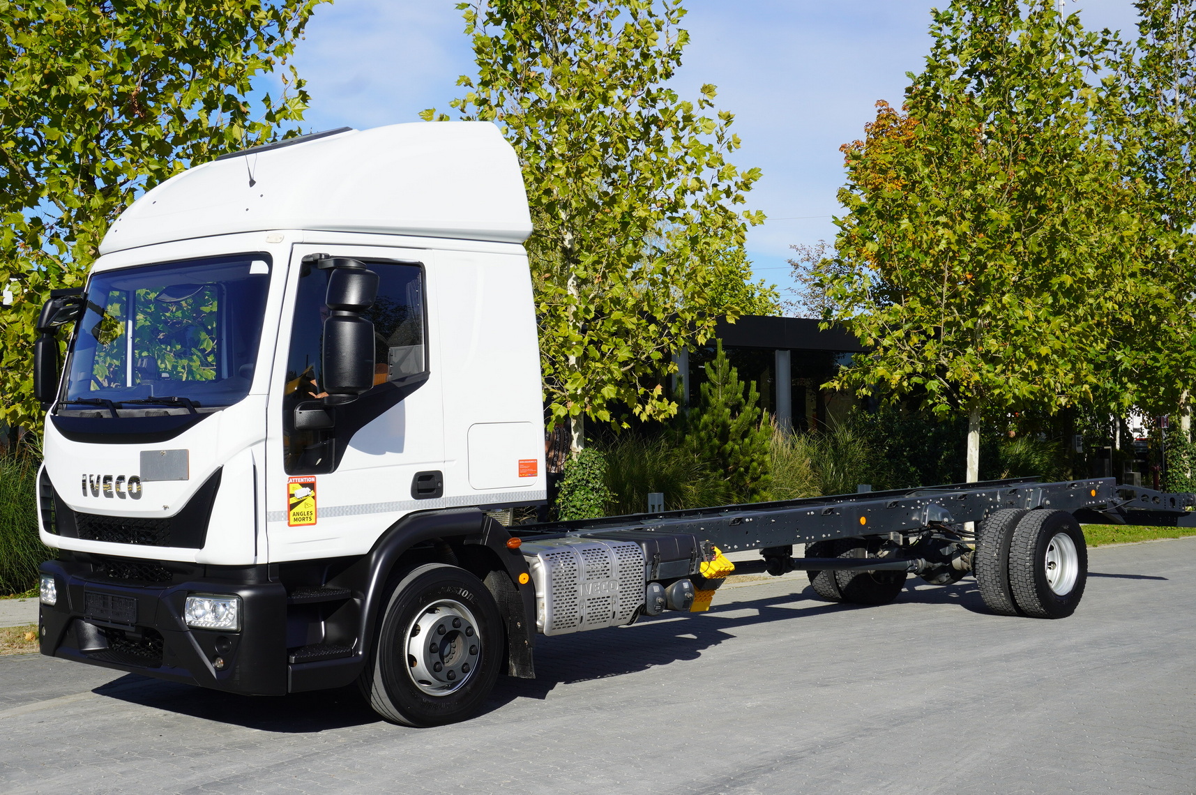 IVECO Eurocargo 140e19 4×2 E6 Glob / ADR / frame 8,1m - Cab chassis truck: picture 1 IVECO Eurocargo 140e19 4×2 E6 Glob / ADR / frame 8,1m - Cab chassis truck: picture 1