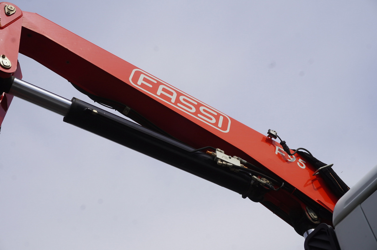 Crane truck IVECO Eurocargo 160-250 / Fassi F95 crane / 120 tho. km / 3-sided tipper: picture 19 Crane truck IVECO Eurocargo 160-250 / Fassi F95 crane / 120 tho. km / 3-sided tipper: picture 19
