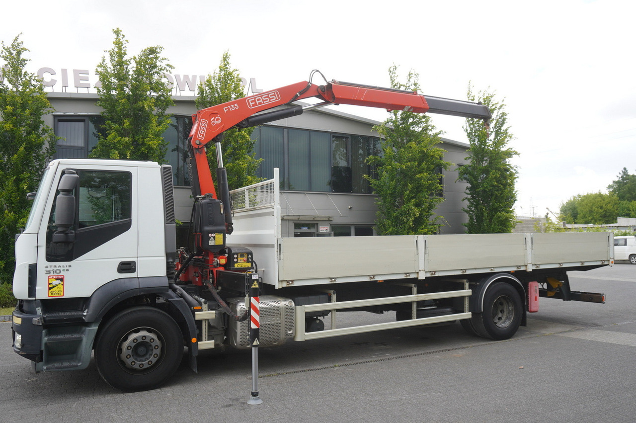 IVECO STRALIS 19.310 E6 / Flatbed 19 EPAL / FASSI F135 / 225 MTH! / 5.7 T - Dropside/ Flatbed truck, Crane truck: picture 4 IVECO STRALIS 19.310 E6 / Flatbed 19 EPAL / FASSI F135 / 225 MTH! / 5.7 T - Dropside/ Flatbed truck, Crane truck: picture 4