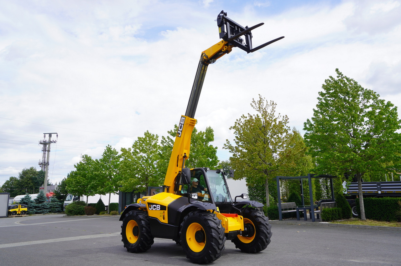 Telescopic wheel loader JCB 526-56 AGRI Plus / 5.6 m telescopic loader / joystick: picture 12