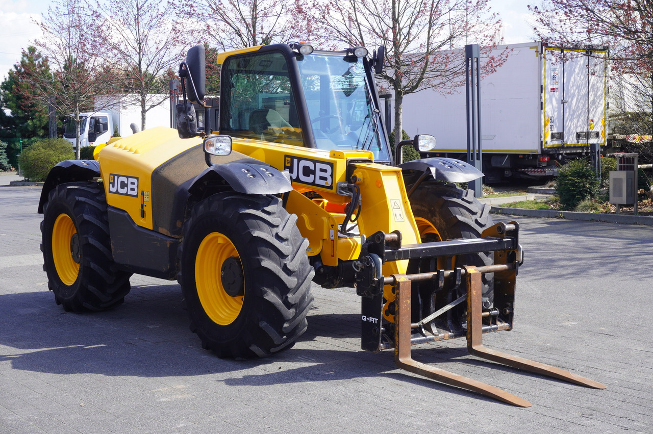 Leasing of JCB 526-56 AGRI Plus / 5.6 m telescopic loader / joystick JCB 526-56 AGRI Plus / 5.6 m telescopic loader / joystick: picture 9