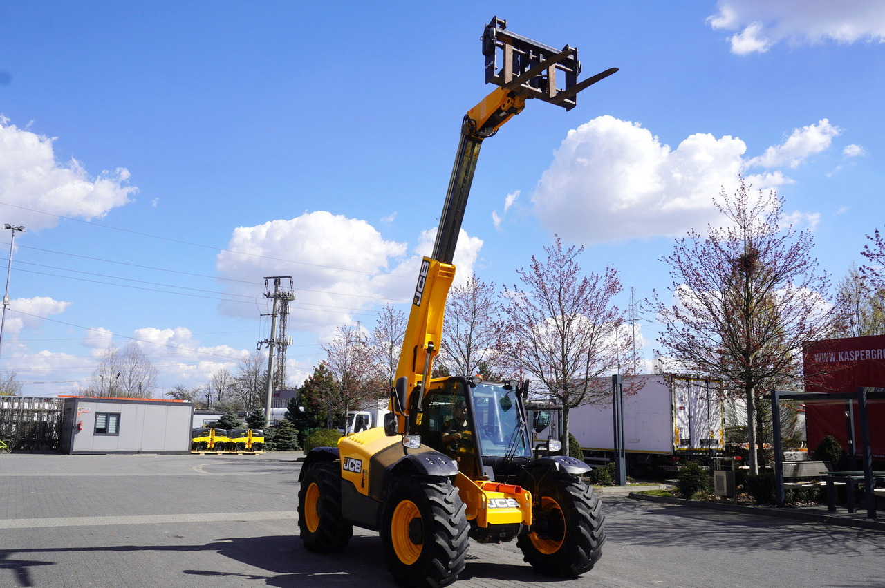 Leasing of JCB 526-56 AGRI Plus / 5.6 m telescopic loader / joystick JCB 526-56 AGRI Plus / 5.6 m telescopic loader / joystick: picture 26