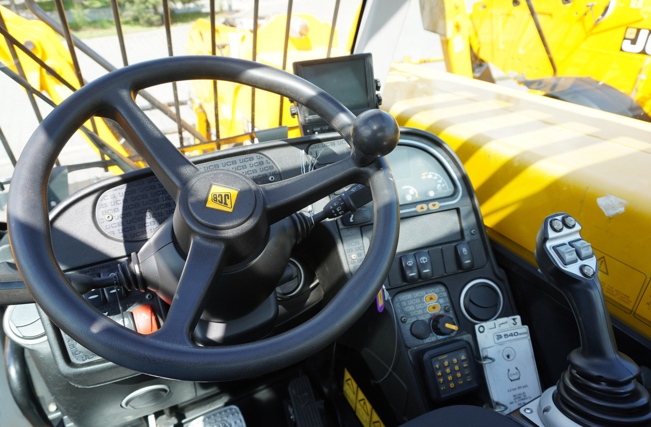 JCB 540-200 Telescopic Loader / 20 m reach / joystick / 2 units - Wheel loader: picture 4 JCB 540-200 Telescopic Loader / 20 m reach / joystick / 2 units - Wheel loader: picture 4