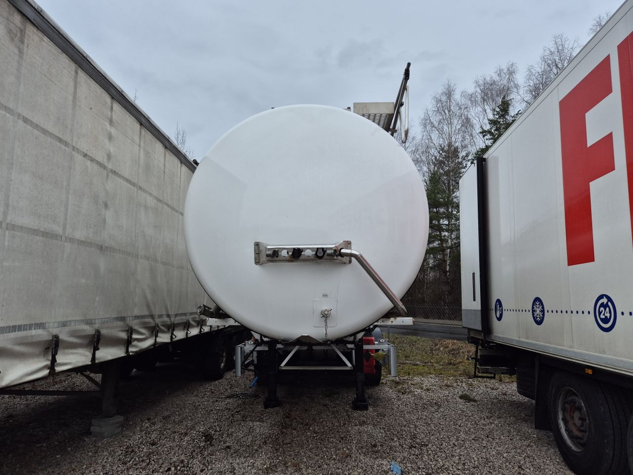 KÄSSBOHRER cistern for chemicals / ADR - Tank semi-trailer: picture 3 KÄSSBOHRER cistern for chemicals / ADR - Tank semi-trailer: picture 3