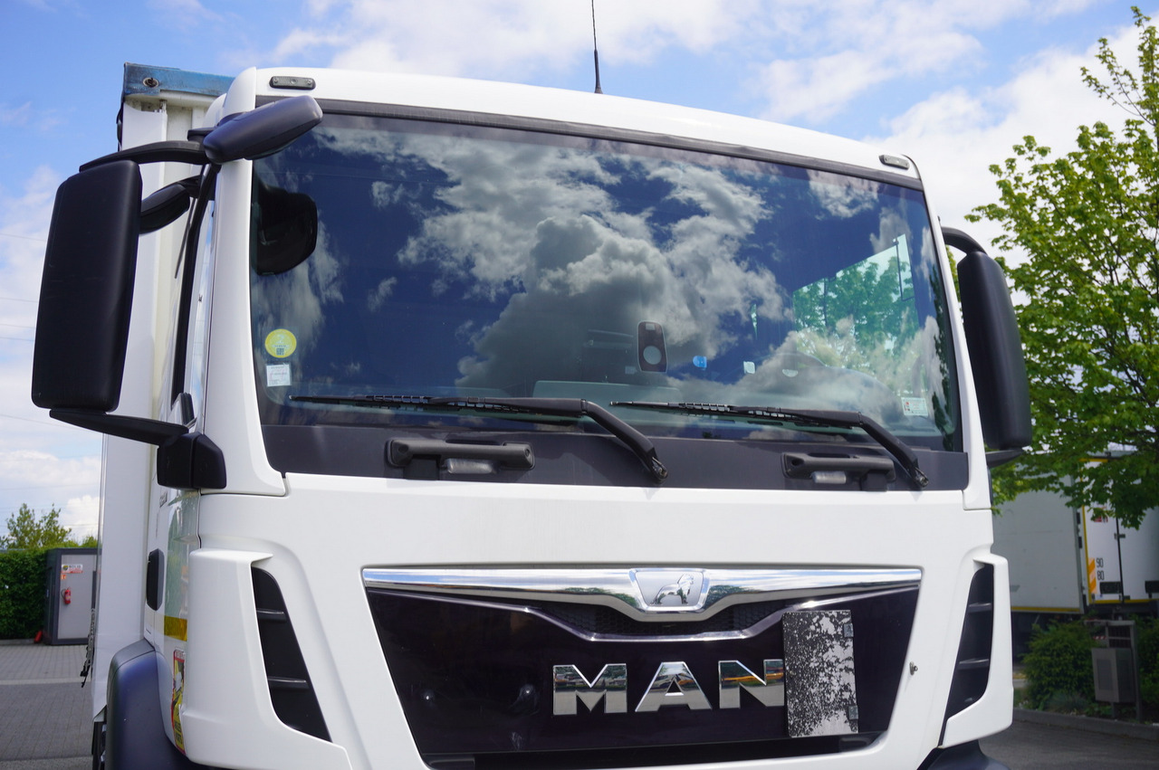 Curtainsider truck MAN TGS 18.440 / 19 EPAL curtainsider / Sleeper cab [ Copy ]: picture 9