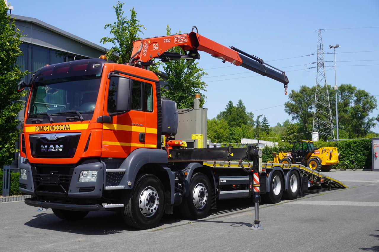 MAN TGS 35.360 E6 8x2 / FASSI F235 crane / 6.5 T cap. / 8.3 m reach - Tow truck: picture 2 MAN TGS 35.360 E6 8x2 / FASSI F235 crane / 6.5 T cap. / 8.3 m reach - Tow truck: picture 2