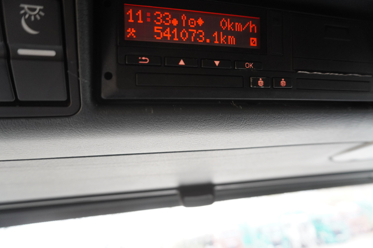 MAN TGS 35.420 8×2 / Chassis 6.4 m / 3 steered axles / 2 units - Cab chassis truck: picture 4 MAN TGS 35.420 8×2 / Chassis 6.4 m / 3 steered axles / 2 units - Cab chassis truck: picture 4