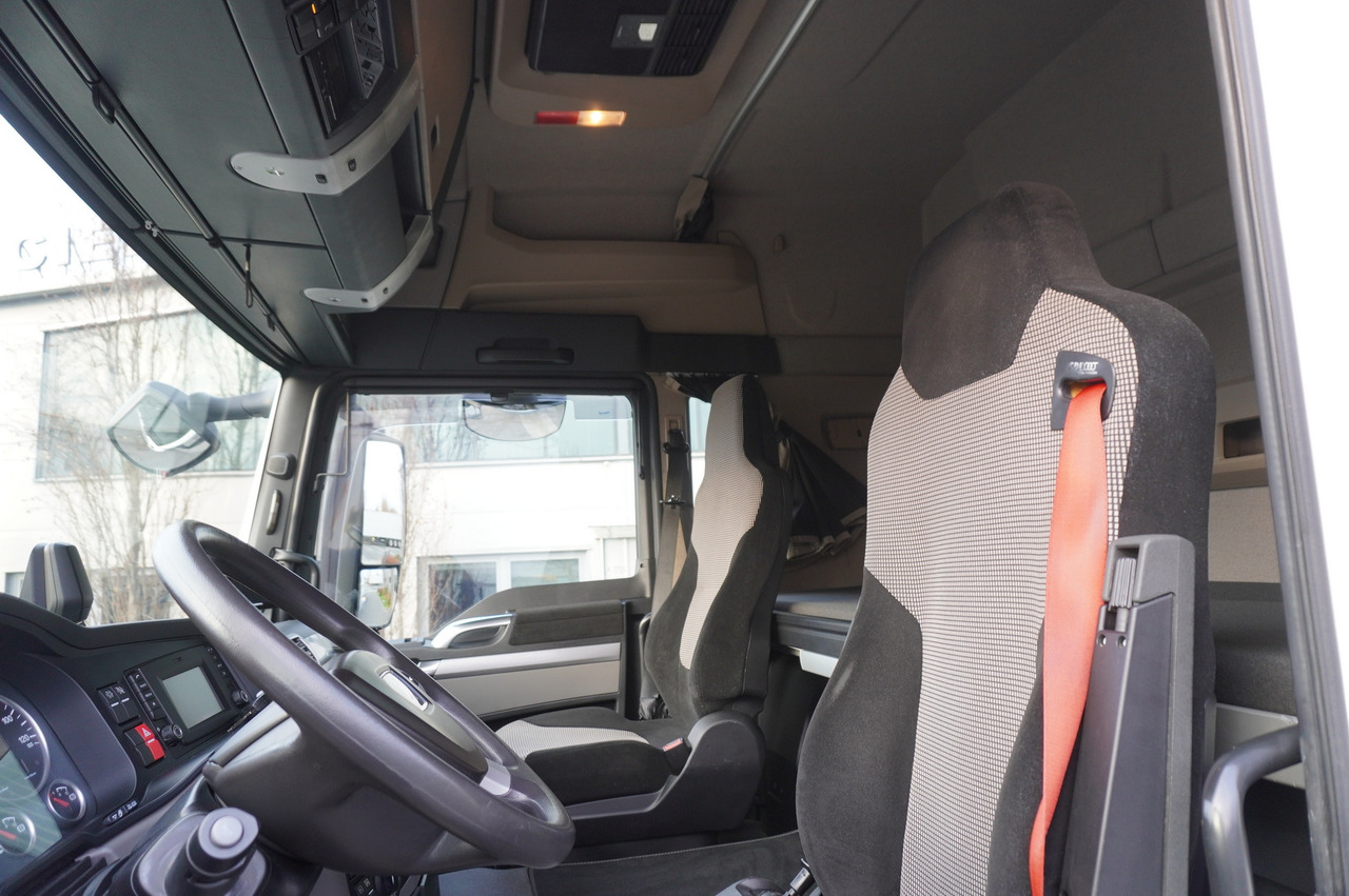 Leasing of MAN TGS 35.420 8×2 / Chassis 6.4 m / 3 steered axles MAN TGS 35.420 8×2 / Chassis 6.4 m / 3 steered axles: picture 13