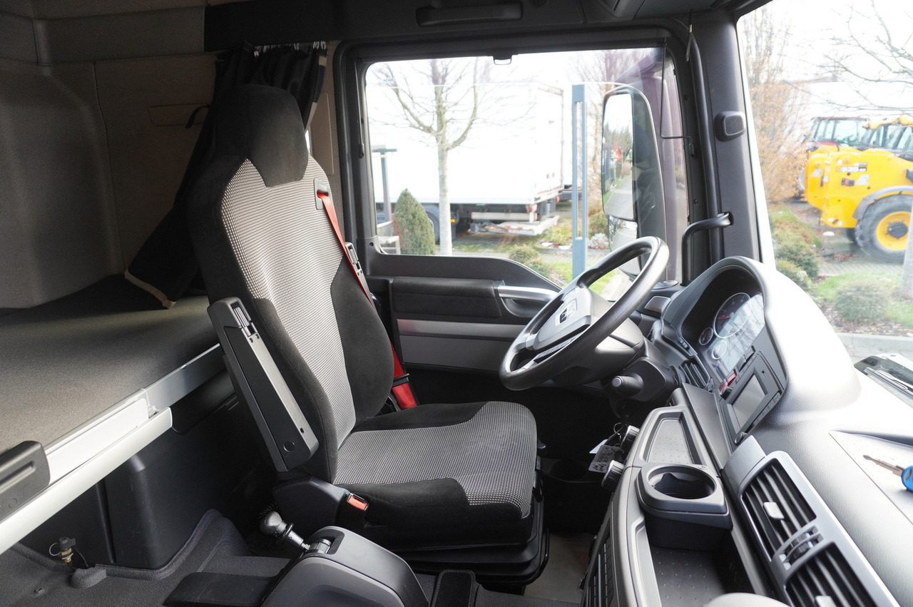 Leasing of MAN TGS 35.420 8×2 / Chassis 6.4 m / 3 steered axles MAN TGS 35.420 8×2 / Chassis 6.4 m / 3 steered axles: picture 24