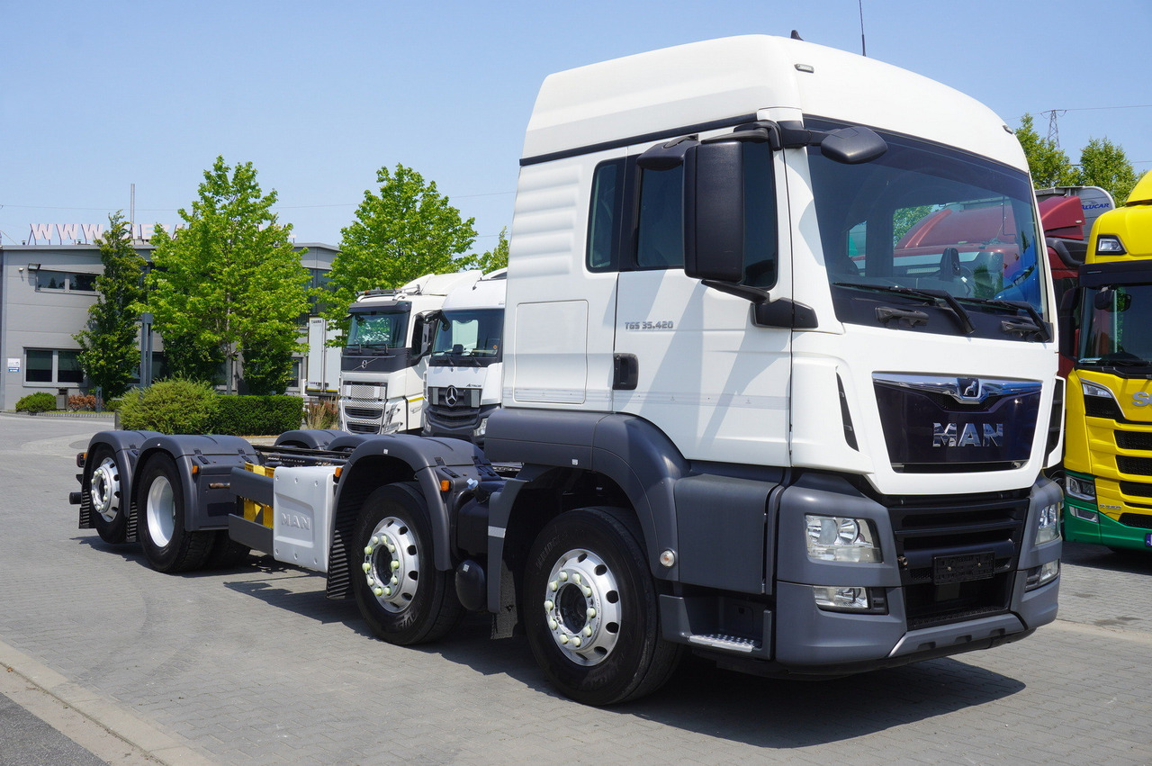 Crane truck MAN TGS 35.420 8x2 / Chassis 6.4 m / 3 steered axles: picture 7
