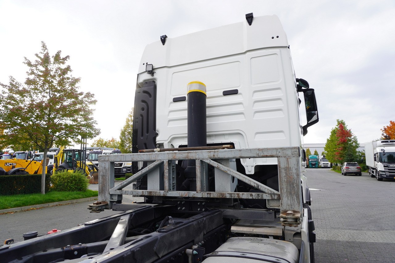 MAN TGX 26.470 6x2 COINTAINERKIPPER HYVA HIRMSCHLING / 200 tho. km! - Tipper: picture 5 MAN TGX 26.470 6x2 COINTAINERKIPPER HYVA HIRMSCHLING / 200 tho. km! - Tipper: picture 5