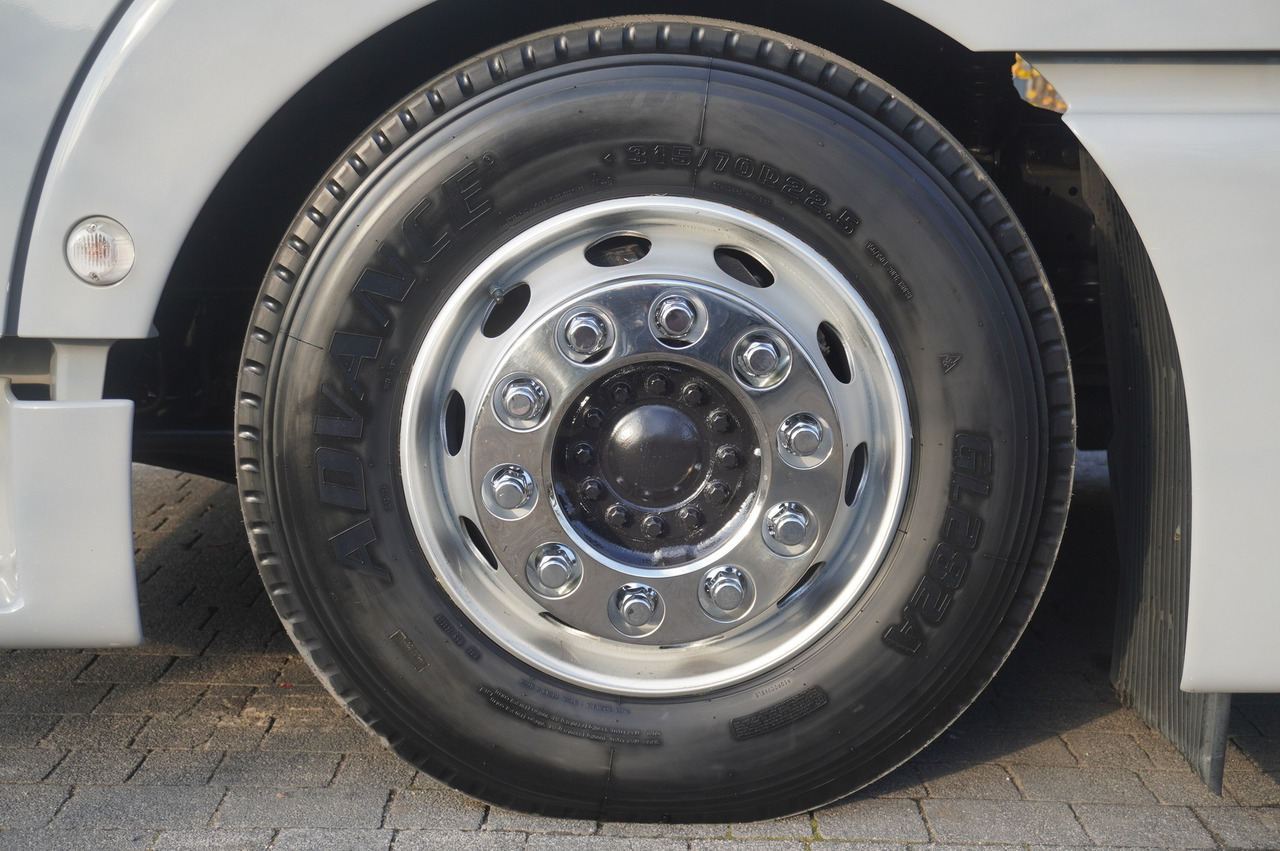 Refrigerator truck MAN TGX 26.480 / 6x2 / Igloocar refrigerator 18 pallets / Thermoking: picture 6 Refrigerator truck MAN TGX 26.480 / 6x2 / Igloocar refrigerator 18 pallets / Thermoking: picture 6