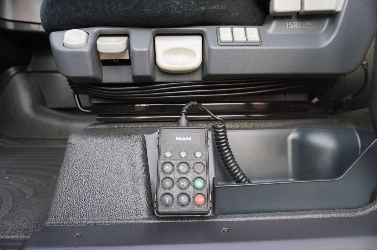 Refrigerator truck MAN TGX 26.480 / 6x2 / Igloocar refrigerator 18 pallets / Thermoking: picture 20 Refrigerator truck MAN TGX 26.480 / 6x2 / Igloocar refrigerator 18 pallets / Thermoking: picture 20