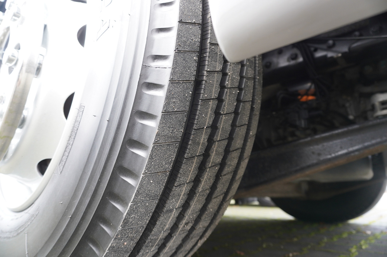 Refrigerator truck MAN TGX 26.480 / 6x2 / Igloocar refrigerator 18 pallets / Thermoking: picture 28 Refrigerator truck MAN TGX 26.480 / 6x2 / Igloocar refrigerator 18 pallets / Thermoking: picture 28