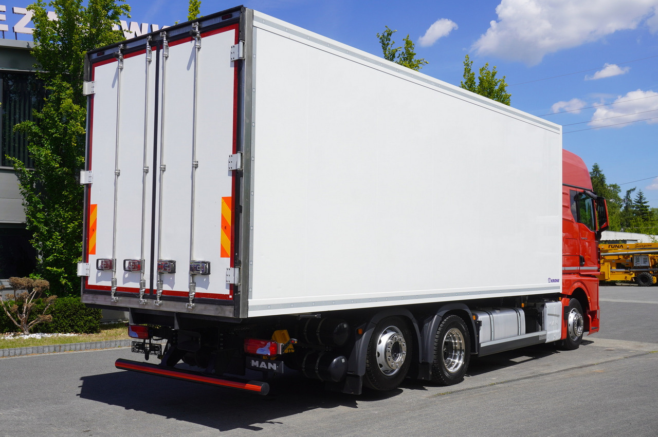 MAN TGX 26.510 / 2022 / NEW Krone bitemperature refrigerated truck / Carrier Supra 850 MT / 4 units - Refrigerator truck: picture 5 MAN TGX 26.510 / 2022 / NEW Krone bitemperature refrigerated truck / Carrier Supra 850 MT / 4 units - Refrigerator truck: picture 5