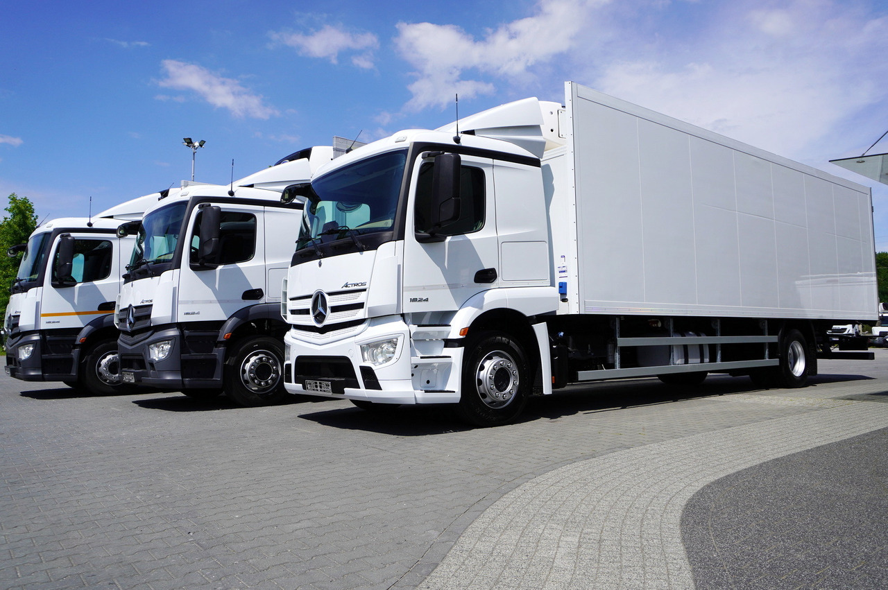 MERCEDES-BENZ Actros 1824 / Refrigerator 22 EPAL / Carrier Supra 1250 / Sleeping cabin / 3 units - Refrigerator truck: picture 5 MERCEDES-BENZ Actros 1824 / Refrigerator 22 EPAL / Carrier Supra 1250 / Sleeping cabin / 3 units - Refrigerator truck: picture 5