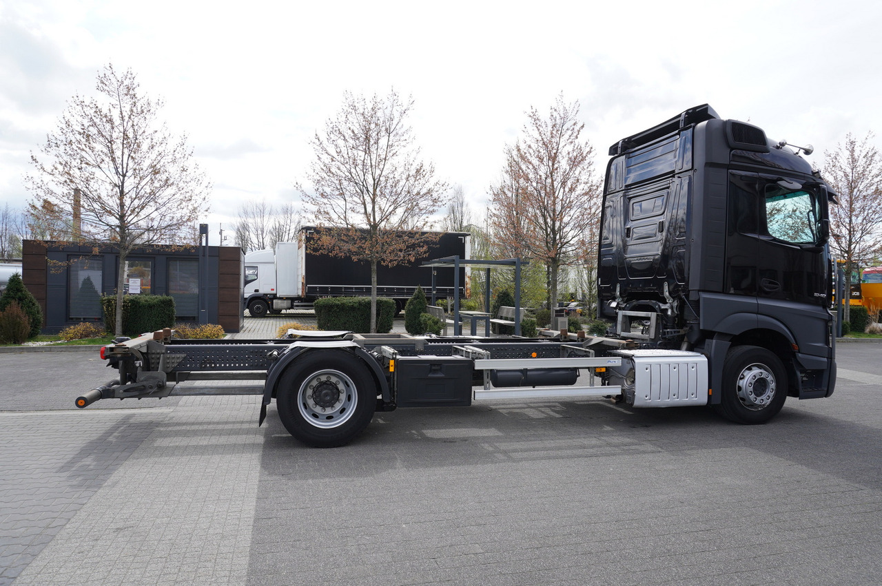 MERCEDES-BENZ Actros 1840 E6 4x2 / Lounge chair BDF - Cab chassis truck: picture 3 MERCEDES-BENZ Actros 1840 E6 4x2 / Lounge chair BDF - Cab chassis truck: picture 3