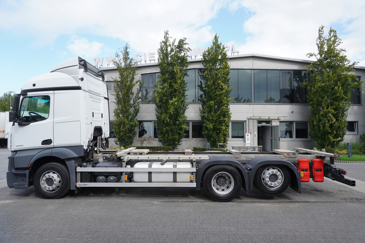 MERCEDES-BENZ Actros 2545 6×2 MP5 / Full ADR / 2 units - Container transporter/ Swap body truck: picture 3 MERCEDES-BENZ Actros 2545 6×2 MP5 / Full ADR / 2 units - Container transporter/ Swap body truck: picture 3