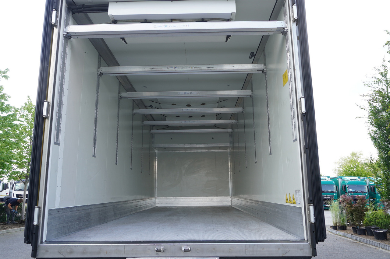 MERCEDES-BENZ Actros 2548 MP5 / Krone Refrigerator Multitemperature / Doppelstock 36 EPAL / GIGA Space cabin - Refrigerator truck: picture 4 MERCEDES-BENZ Actros 2548 MP5 / Krone Refrigerator Multitemperature / Doppelstock 36 EPAL / GIGA Space cabin - Refrigerator truck: picture 4
