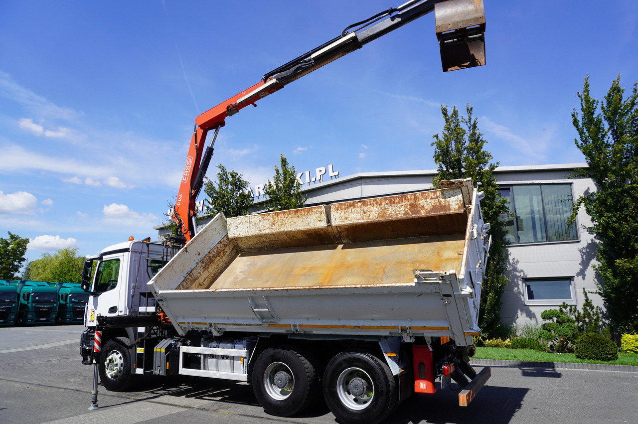 MERCEDES-BENZ Arocs 2636 / 6x4 / HDS Fassi / 3-Way Tipper / Bortmatic - Tipper, Crane truck: picture 3 MERCEDES-BENZ Arocs 2636 / 6x4 / HDS Fassi / 3-Way Tipper / Bortmatic - Tipper, Crane truck: picture 3
