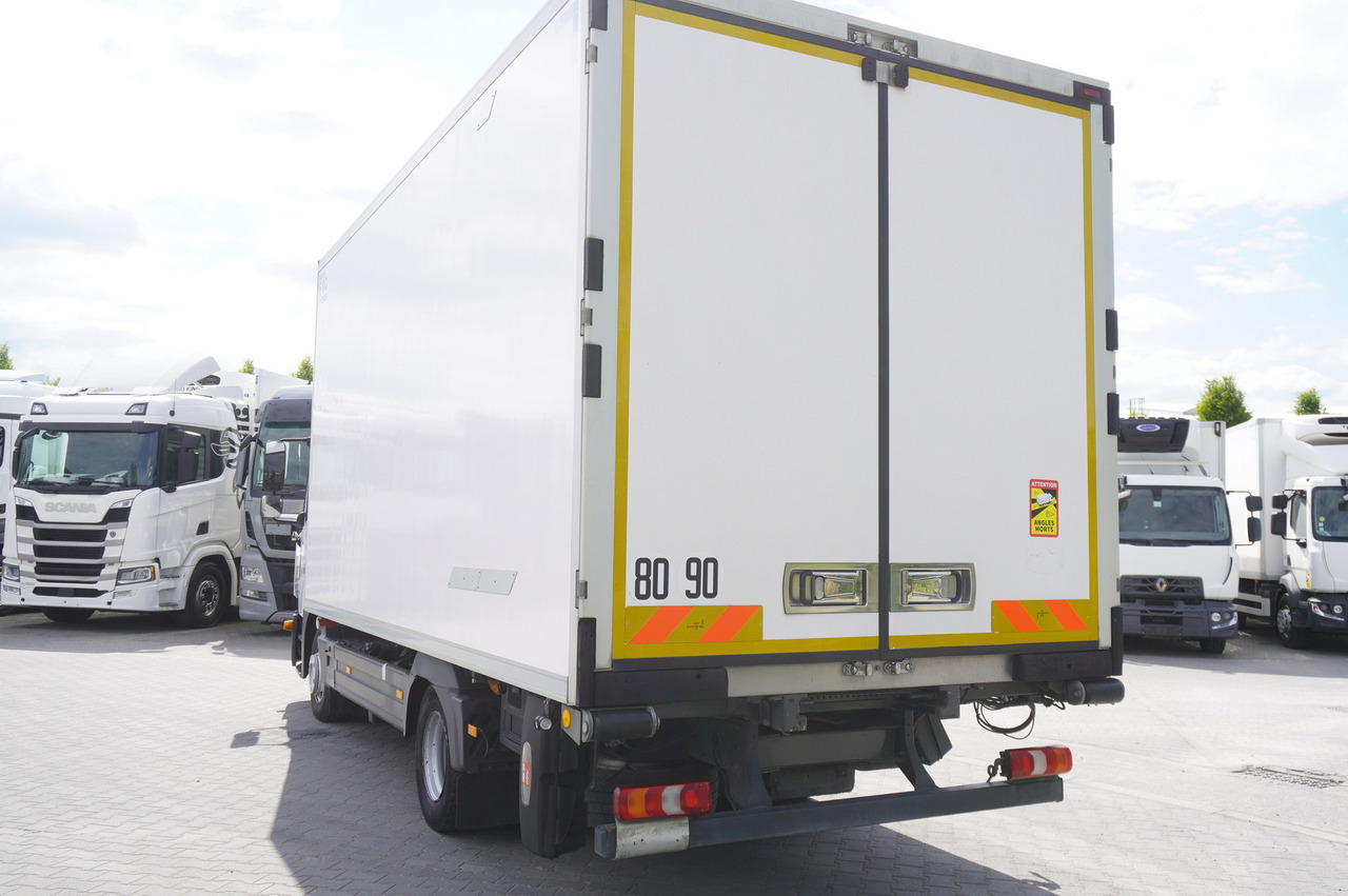 MERCEDES-BENZ Atego 1021 / Lamberet meat hook refrigerator / Carcass elevator 1000 kg / Thermoking T800 R - Refrigerator truck, Crane truck: picture 3 MERCEDES-BENZ Atego 1021 / Lamberet meat hook refrigerator / Carcass elevator 1000 kg / Thermoking T800 R - Refrigerator truck, Crane truck: picture 3