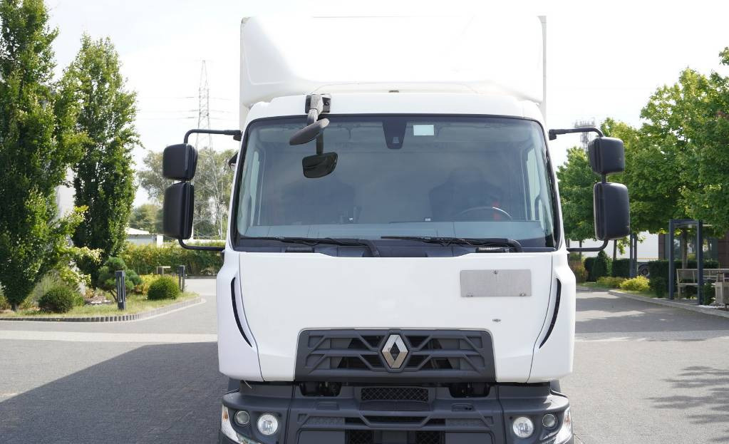 RENAULT D12 E6 / Container 18 pallets / tail lift - Box truck: picture 4 RENAULT D12 E6 / Container 18 pallets / tail lift - Box truck: picture 4