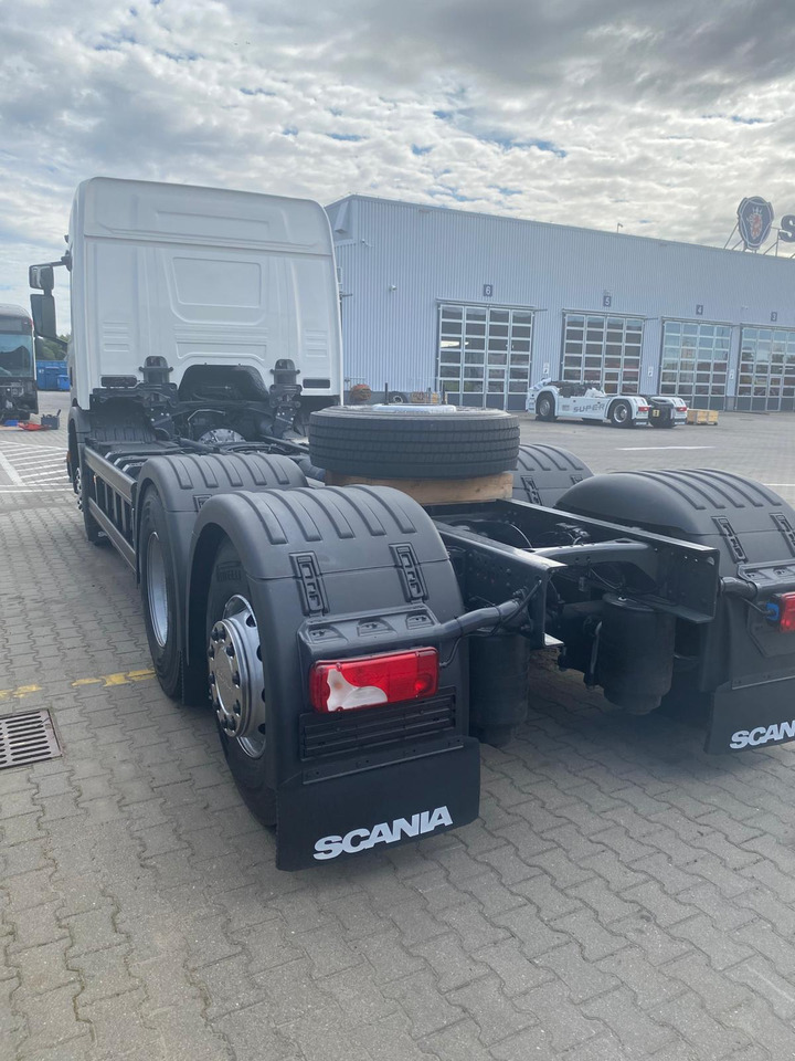 SCANIA NEW Scania P 340 B6x2*4NA / chassis frame / steering axle / CNG / large cab / 8 units - Cab chassis truck: picture 4 SCANIA NEW Scania P 340 B6x2*4NA / chassis frame / steering axle / CNG / large cab / 8 units - Cab chassis truck: picture 4
