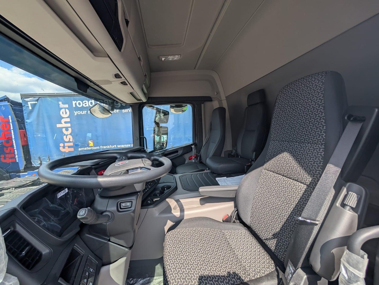 SCANIA P 340 B6x2*4NA / chassis frame / steering axle / CNG / large cab / 8 units - Cab chassis truck: picture 5 SCANIA P 340 B6x2*4NA / chassis frame / steering axle / CNG / large cab / 8 units - Cab chassis truck: picture 5