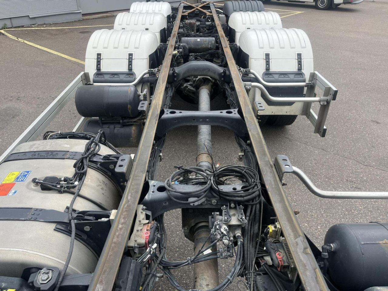 Leasing of SCANIA R560 B8x4*4 / Chassis / sleeper cab / Power take-off SCANIA R560 B8x4*4 / Chassis / sleeper cab / Power take-off: picture 11 Leasing of SCANIA R560 B8x4*4 / Chassis / sleeper cab / Power take-off SCANIA R560 B8x4*4 / Chassis / sleeper cab / Power take-off: picture 11