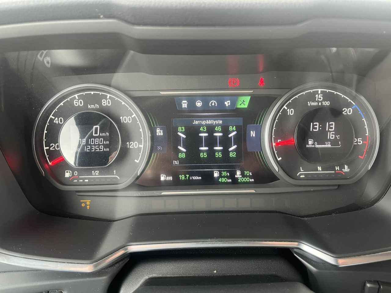 Leasing of SCANIA R560 B8x4*4 / Chassis / sleeper cab / Power take-off SCANIA R560 B8x4*4 / Chassis / sleeper cab / Power take-off: picture 13 Leasing of SCANIA R560 B8x4*4 / Chassis / sleeper cab / Power take-off SCANIA R560 B8x4*4 / Chassis / sleeper cab / Power take-off: picture 13