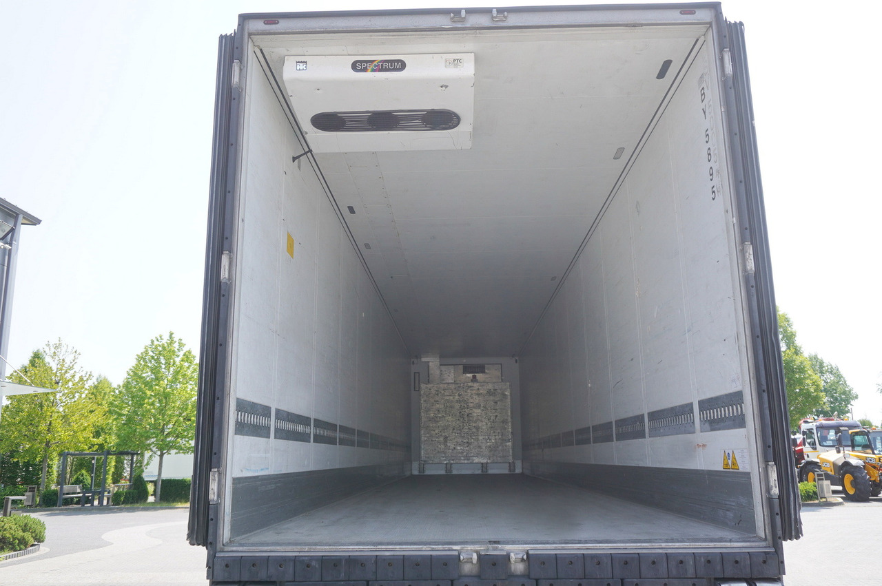 SCHMITZ refrigerated semi-trailer / Thermoking SLX Spectrum 250 / Multitemperature - Refrigerator semi-trailer: picture 4 SCHMITZ refrigerated semi-trailer / Thermoking SLX Spectrum 250 / Multitemperature - Refrigerator semi-trailer: picture 4