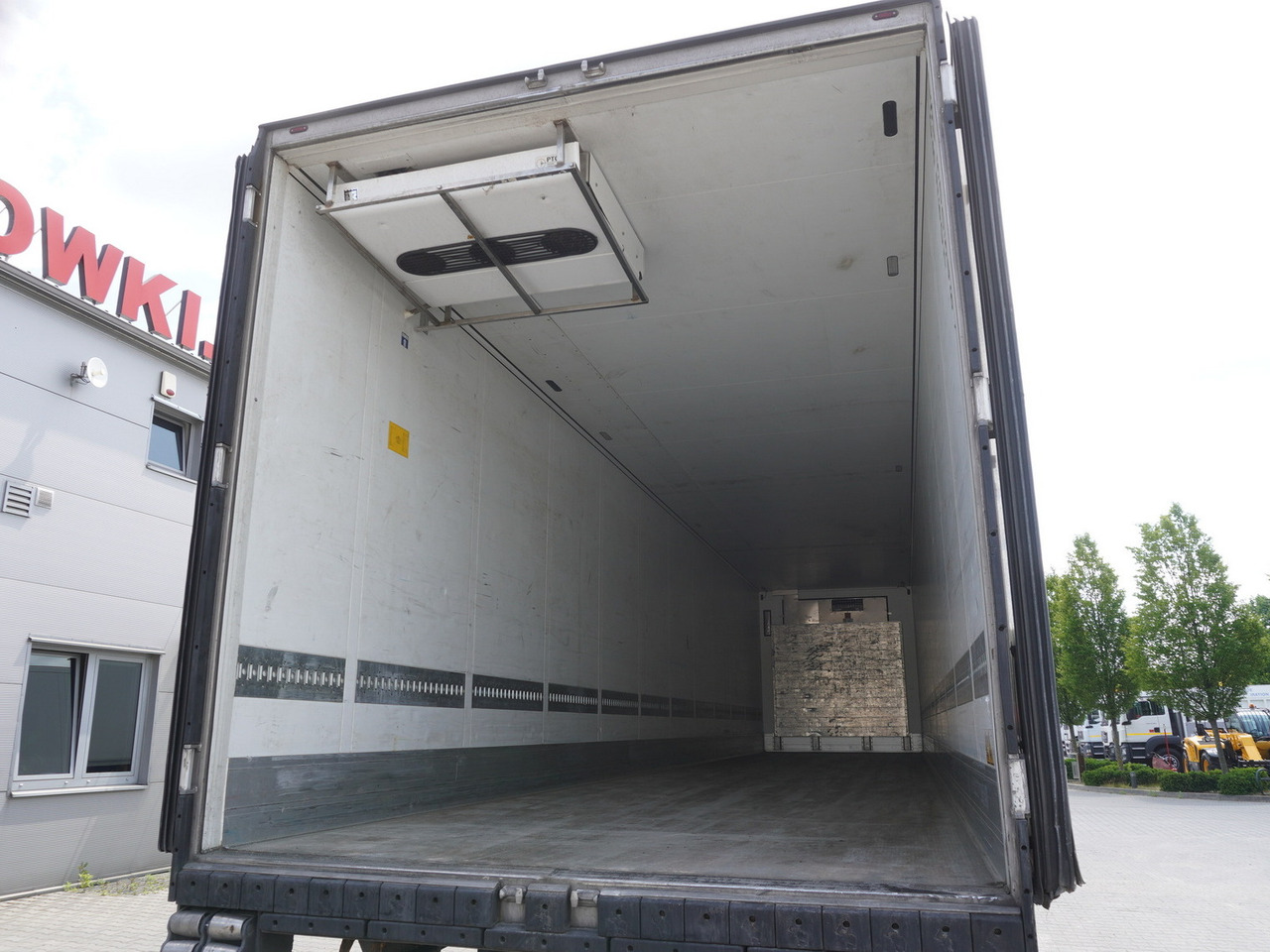 SCHMITZ refrigerator semi-trailer/ Thermoking SLX I Spectrum 250 / Multitemperature / 5 units - Refrigerator semi-trailer: picture 4 SCHMITZ refrigerator semi-trailer/ Thermoking SLX I Spectrum 250 / Multitemperature / 5 units - Refrigerator semi-trailer: picture 4