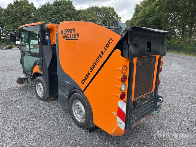 2016 Boschung S2 Urban Sweeper Truck - Road sweeper: picture 4 2016 Boschung S2 Urban Sweeper Truck - Road sweeper: picture 4