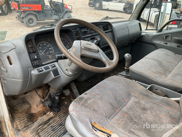 2000 Mitsubishi Canter 4x2 Flatbed Truck - Dropside/ Flatbed truck: picture 4 2000 Mitsubishi Canter 4x2 Flatbed Truck - Dropside/ Flatbed truck: picture 4