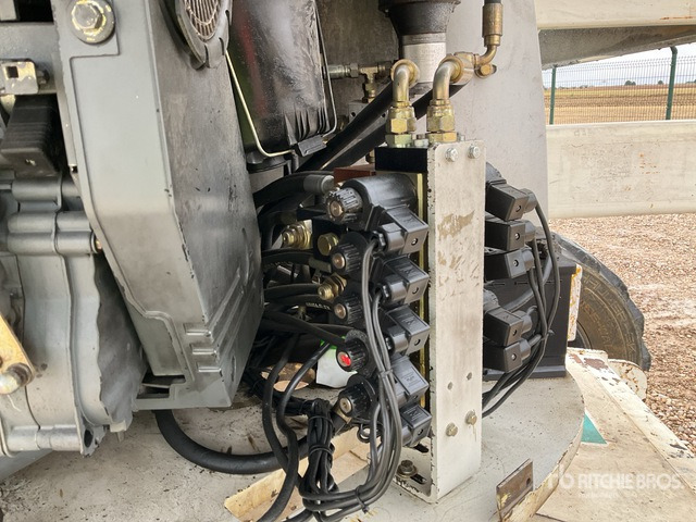 2004 Haulotte HA18SPX 4WD Diesel Articulating Boom Lift - Articulated boom: picture 5 2004 Haulotte HA18SPX 4WD Diesel Articulating Boom Lift - Articulated boom: picture 5